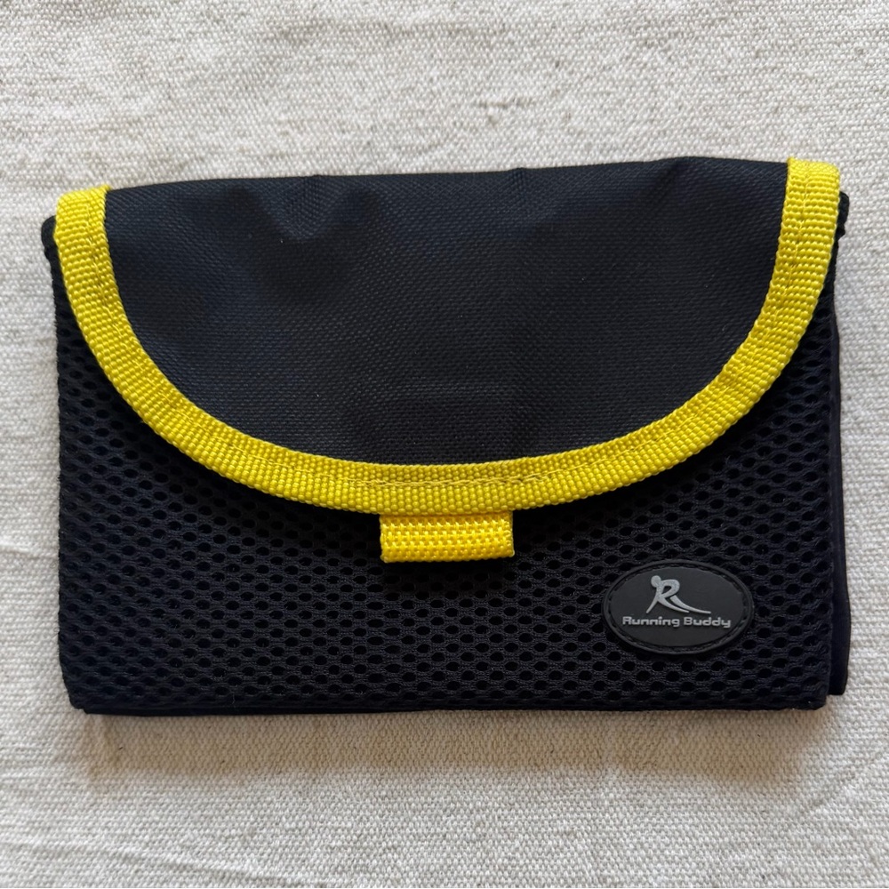Running Buddy Magnetic Buddy Pouch – wallet Black Beltless No Bounce Pouch Mesh